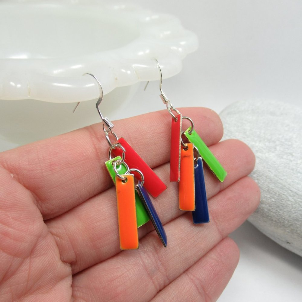 Enamel rectangle dangle earrings - Picture 4 of 9